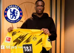 Chelsea ngắm hậu vệ Coulibaly từ Dortmund