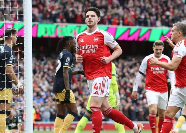 Arsenal kiểm soát thế trận, Rice lập công