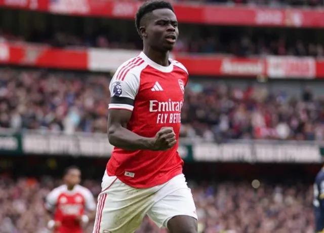 Arsenal giành chiến thắng nhẹ nhàng 2-0 trước West Ham